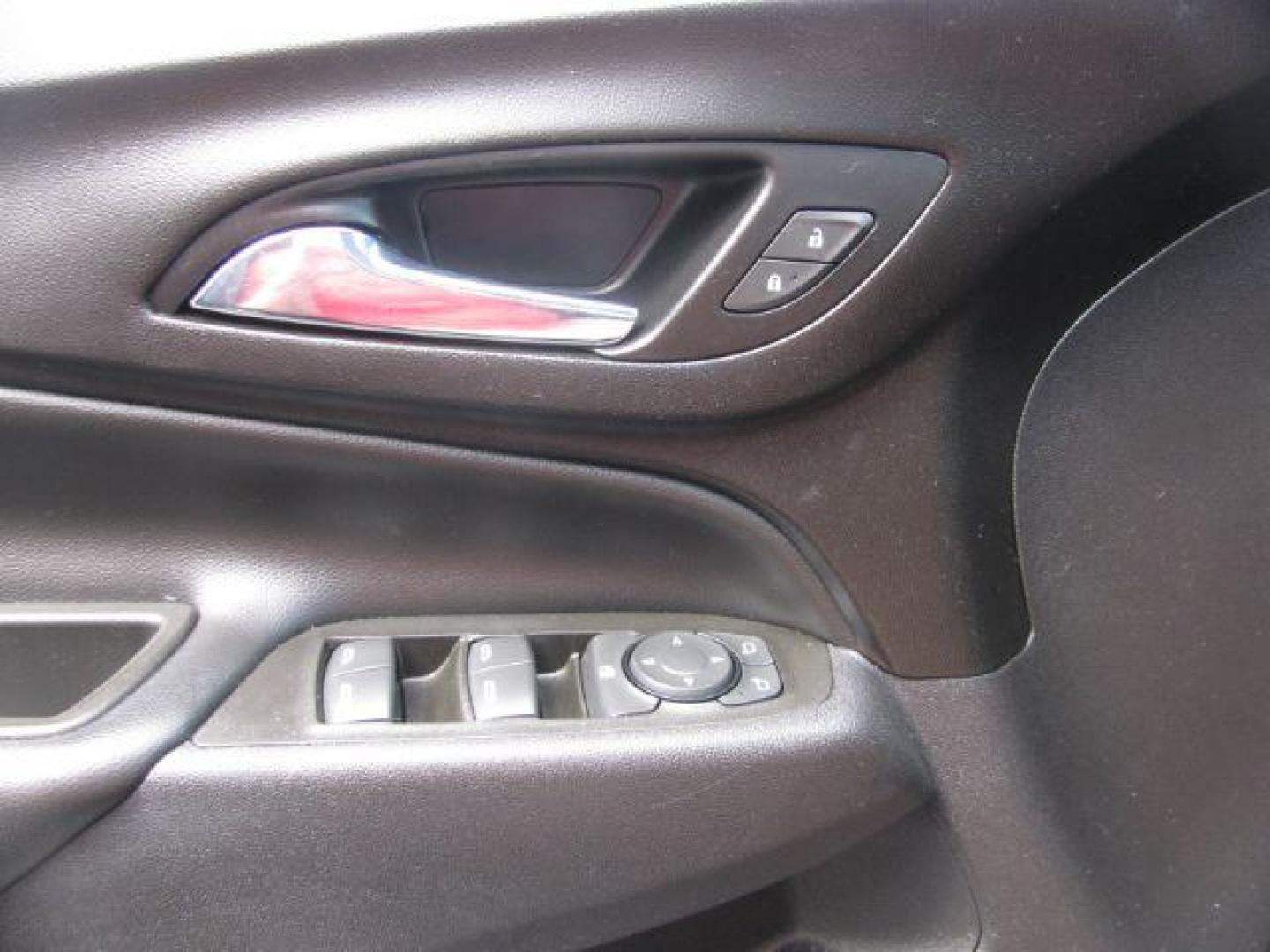 2021 Blue Chevrolet Equinox FWD LT (3GNAXKEV5MS) with an 1.5L I-4 gasoline direct injection engine, Automatic transmission, located at 2443 Albert Pike, Hot Springs, AR, 71913, (501) 623-6255, 34.492222, -93.109993 - Photo#10