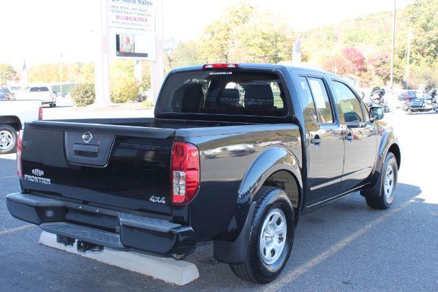 2018 Black /Steel Nissan Frontier S (1N6AD0EV1JN) with an VQ 4L V-6 DOHC engine, Automatic transmission, located at 2443 Albert Pike, Hot Springs, AR, 71913, (501) 623-6255, 34.492222, -93.109993 - Photo#4