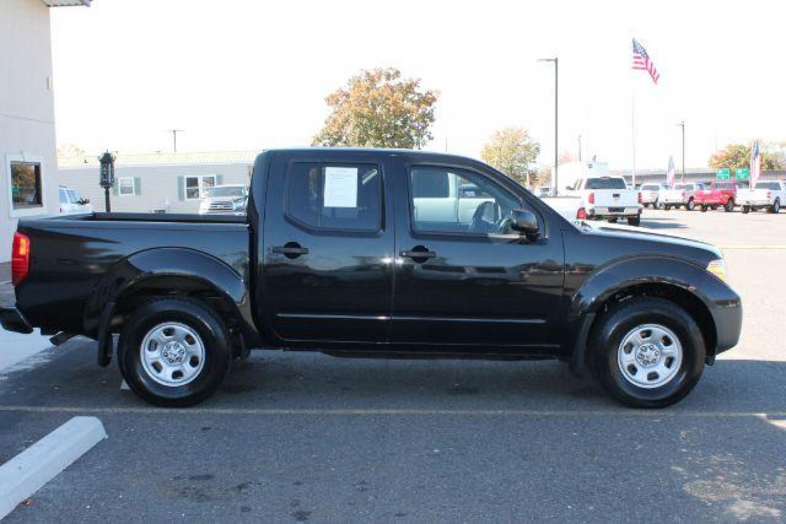 2018 Black /Steel Nissan Frontier S (1N6AD0EV1JN) with an VQ 4L V-6 DOHC engine, Automatic transmission, located at 2443 Albert Pike, Hot Springs, AR, 71913, (501) 623-6255, 34.492222, -93.109993 - Photo#5
