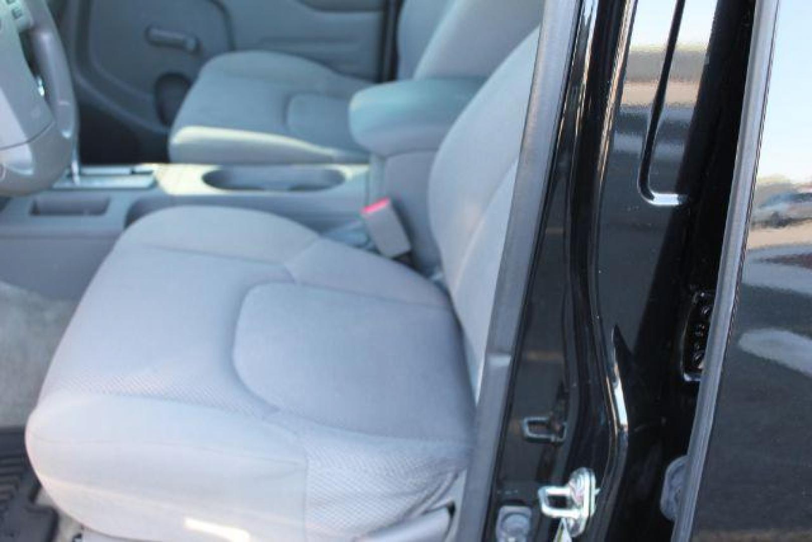 2018 Black /Steel Nissan Frontier S (1N6AD0EV1JN) with an VQ 4L V-6 DOHC engine, Automatic transmission, located at 2443 Albert Pike, Hot Springs, AR, 71913, (501) 623-6255, 34.492222, -93.109993 - Photo#9