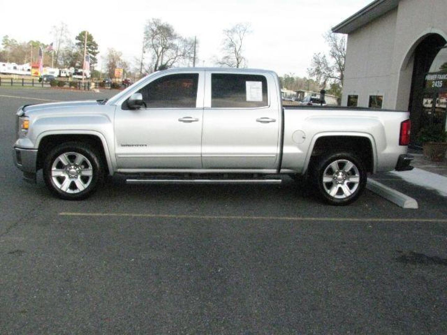 2014 Silver GMC Sierra 1500 SLE (3GTP1UEC8EG) with an EcoTec3 5.3L V-8 gasoline direct injection engine, Automatic transmission, located at 2443 Albert Pike, Hot Springs, AR, 71913, (501) 623-6255, 34.492222, -93.109993 - Photo#1