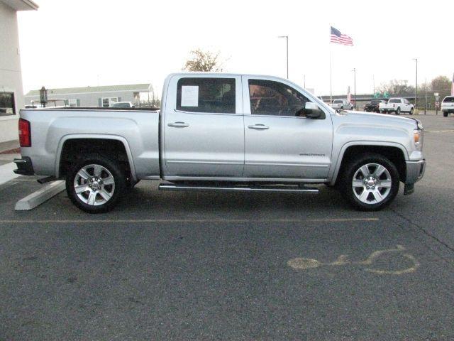 2014 Silver GMC Sierra 1500 SLE (3GTP1UEC8EG) with an EcoTec3 5.3L V-8 gasoline direct injection engine, Automatic transmission, located at 2443 Albert Pike, Hot Springs, AR, 71913, (501) 623-6255, 34.492222, -93.109993 - Photo#4