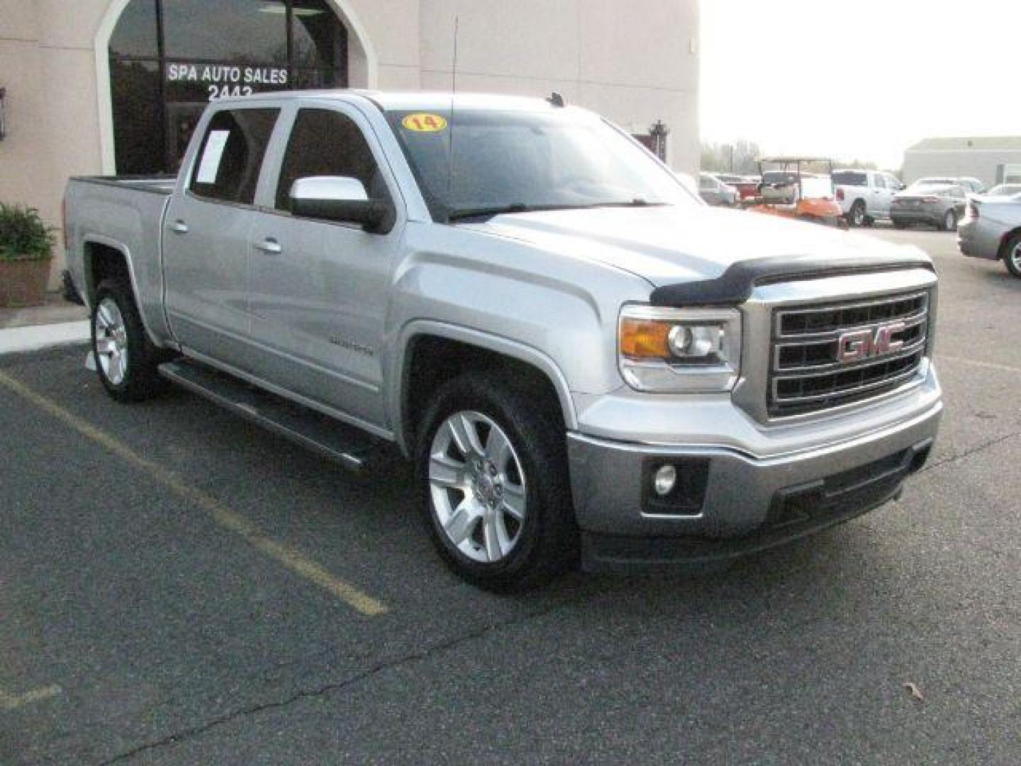 2014 Silver GMC Sierra 1500 SLE (3GTP1UEC8EG) with an EcoTec3 5.3L V-8 gasoline direct injection engine, Automatic transmission, located at 2443 Albert Pike, Hot Springs, AR, 71913, (501) 623-6255, 34.492222, -93.109993 - Photo#5