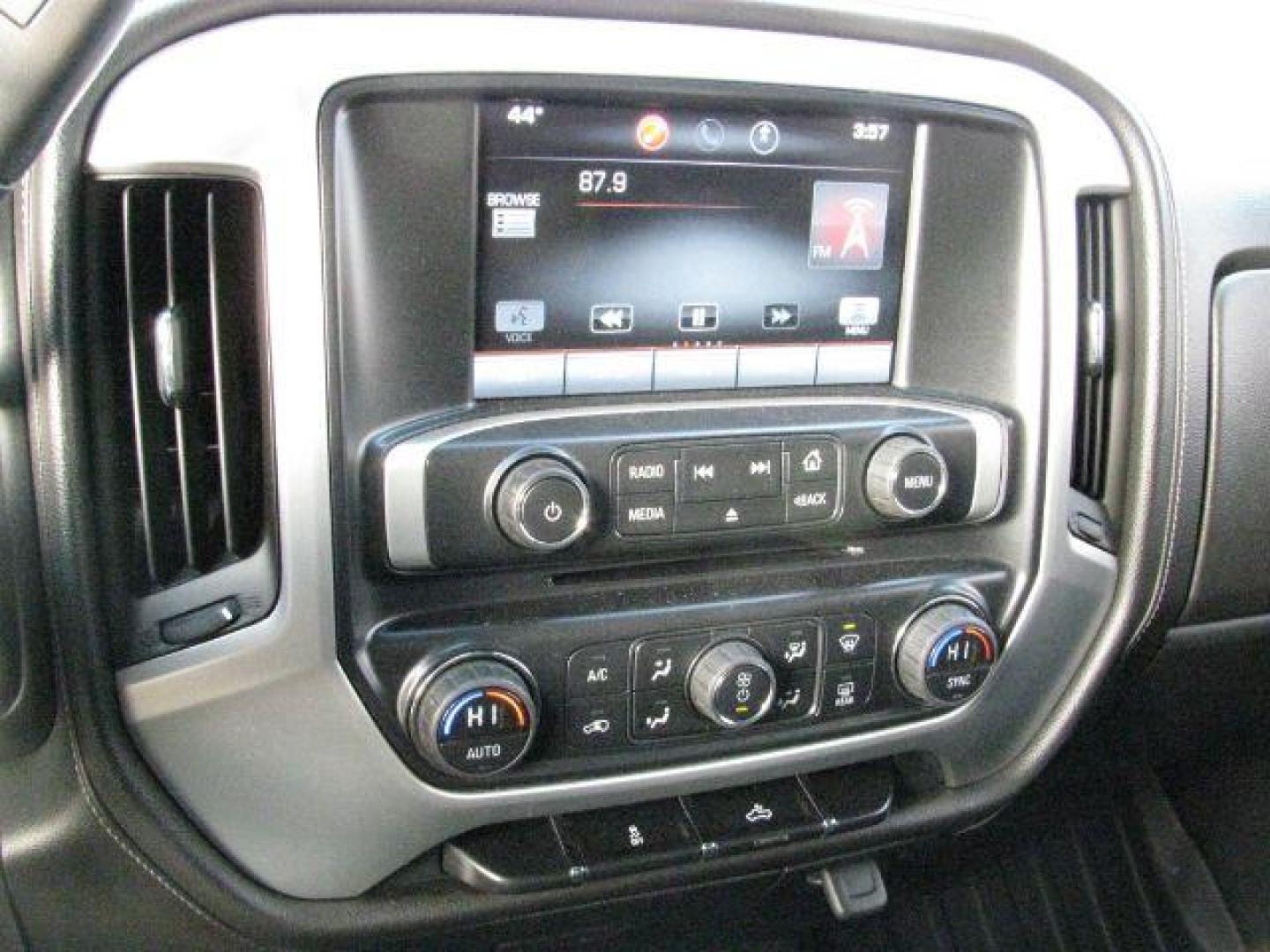 2014 Silver GMC Sierra 1500 SLE (3GTP1UEC8EG) with an EcoTec3 5.3L V-8 gasoline direct injection engine, Automatic transmission, located at 2443 Albert Pike, Hot Springs, AR, 71913, (501) 623-6255, 34.492222, -93.109993 - Photo#9