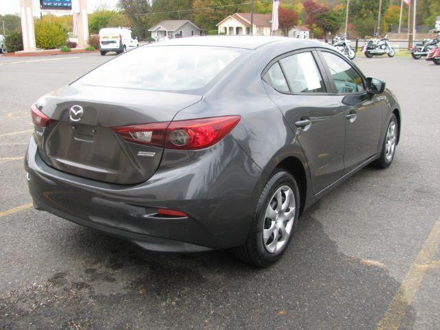 2014 Gray Mazda Mazda3 i Sport (JM1BM1U70E1) with an SKYACTIV-G 2L I-4 gasoline direct injection engine, Automatic transmission, located at 2443 Albert Pike, Hot Springs, AR, 71913, (501) 623-6255, 34.492222, -93.109993 - Photo#3