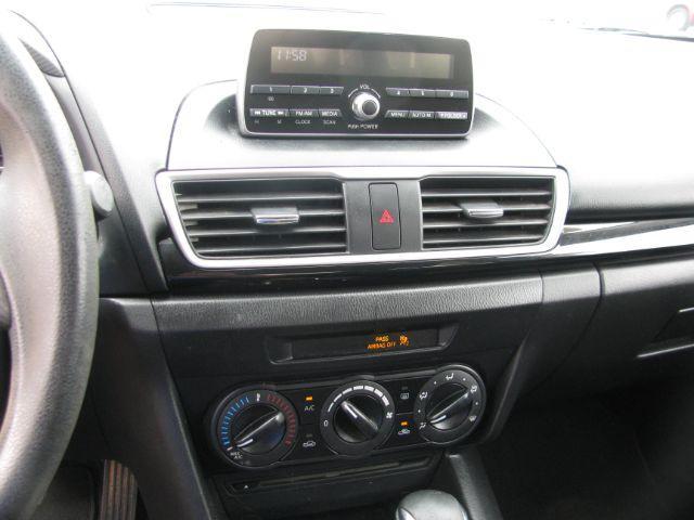 2014 Gray Mazda Mazda3 i Sport (JM1BM1U70E1) with an SKYACTIV-G 2L I-4 gasoline direct injection engine, Automatic transmission, located at 2443 Albert Pike, Hot Springs, AR, 71913, (501) 623-6255, 34.492222, -93.109993 - Photo#9