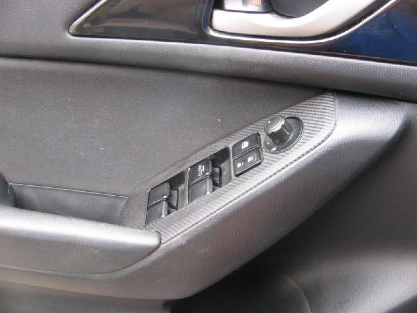 2014 Gray Mazda Mazda3 i Sport (JM1BM1U70E1) with an SKYACTIV-G 2L I-4 gasoline direct injection engine, Automatic transmission, located at 2443 Albert Pike, Hot Springs, AR, 71913, (501) 623-6255, 34.492222, -93.109993 - Photo#10