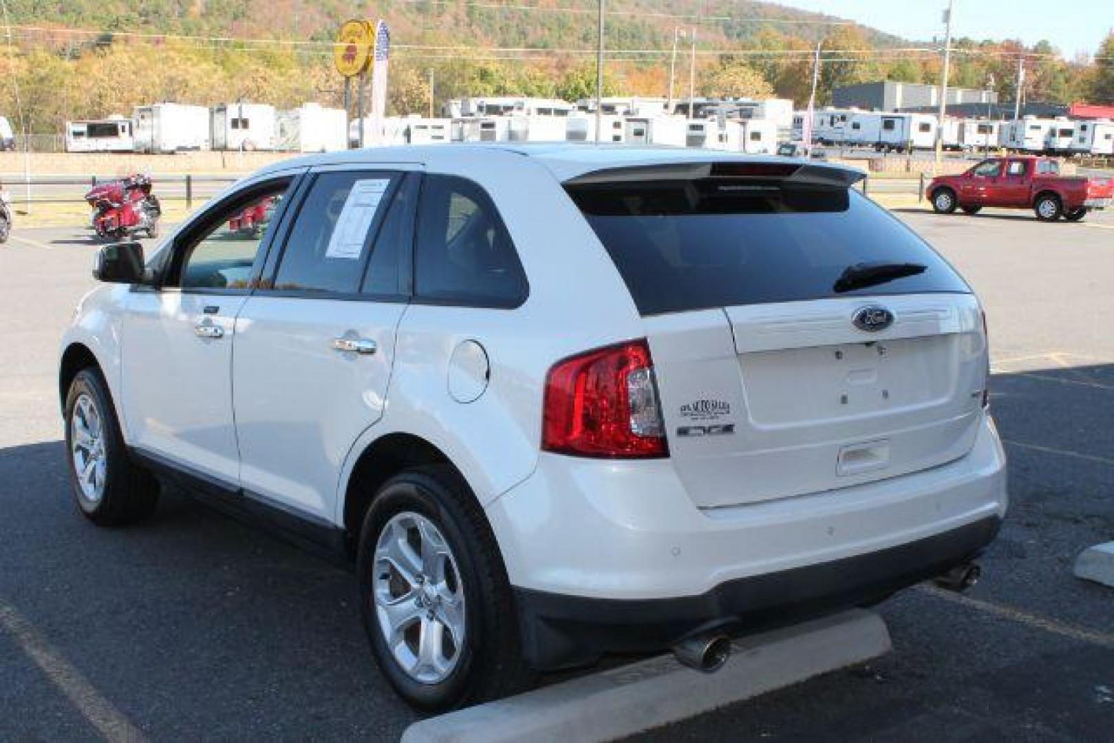 2011 White Ford Edge SEL (2FMDK3JC9BB) with an 3.5L V-6 DOHC engine, Automatic transmission, located at 2443 Albert Pike, Hot Springs, AR, 71913, (501) 623-6255, 34.492222, -93.109993 - Photo#3