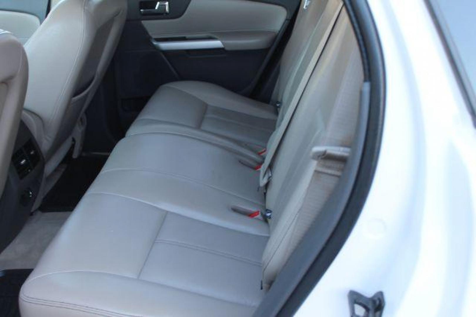 2011 White Ford Edge SEL (2FMDK3JC9BB) with an 3.5L V-6 DOHC engine, Automatic transmission, located at 2443 Albert Pike, Hot Springs, AR, 71913, (501) 623-6255, 34.492222, -93.109993 - Photo#6