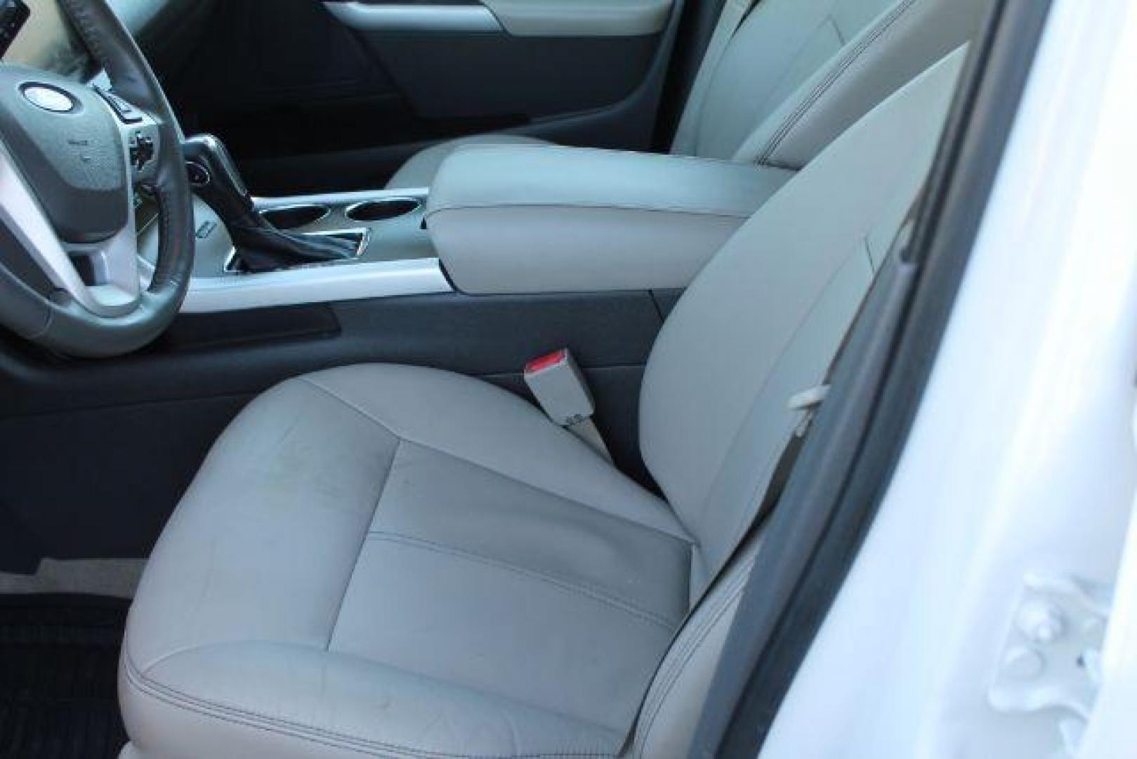 2011 White Ford Edge SEL (2FMDK3JC9BB) with an 3.5L V-6 DOHC engine, Automatic transmission, located at 2443 Albert Pike, Hot Springs, AR, 71913, (501) 623-6255, 34.492222, -93.109993 - Photo#7