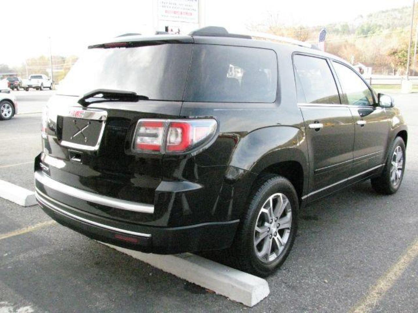 2016 Black GMC Acadia SLT-1 (1GKKRRKD8GJ) with an 3.6L V-6 gasoline direct injection engine, Automatic transmission, located at 2443 Albert Pike, Hot Springs, AR, 71913, (501) 623-6255, 34.492222, -93.109993 - Photo#3