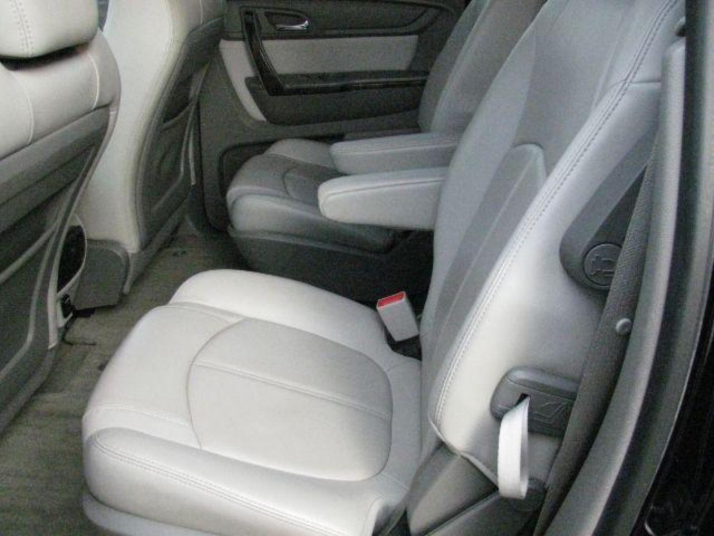 2016 Black GMC Acadia SLT-1 (1GKKRRKD8GJ) with an 3.6L V-6 gasoline direct injection engine, Automatic transmission, located at 2443 Albert Pike, Hot Springs, AR, 71913, (501) 623-6255, 34.492222, -93.109993 - Photo#7