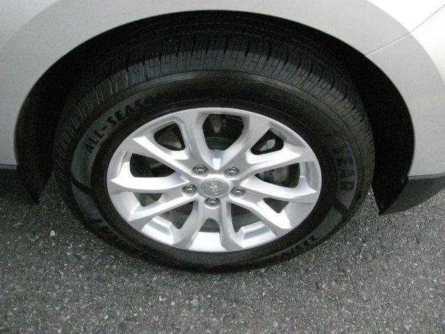 2018 Silver Chevrolet Equinox LT (3GNAXJEVXJS) with an 1.5L I-4 gasoline direct injection engine, Automatic transmission, located at 2443 Albert Pike, Hot Springs, AR, 71913, (501) 623-6255, 34.492222, -93.109993 - Photo#6