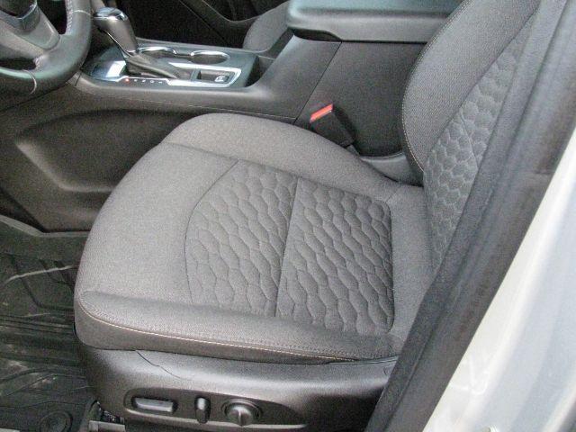 2018 Silver Chevrolet Equinox LT (3GNAXJEVXJS) with an 1.5L I-4 gasoline direct injection engine, Automatic transmission, located at 2443 Albert Pike, Hot Springs, AR, 71913, (501) 623-6255, 34.492222, -93.109993 - Photo#8