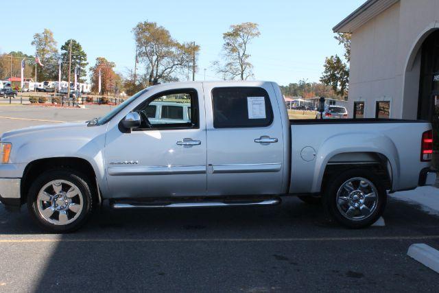 2010 Silver GMC Sierra 1500 SLE (3GTRCVE00AG) with an Vortec 5.3L V-8 variable valve control engine, Automatic transmission, located at 2443 Albert Pike, Hot Springs, AR, 71913, (501) 623-6255, 34.492222, -93.109993 - Photo#1