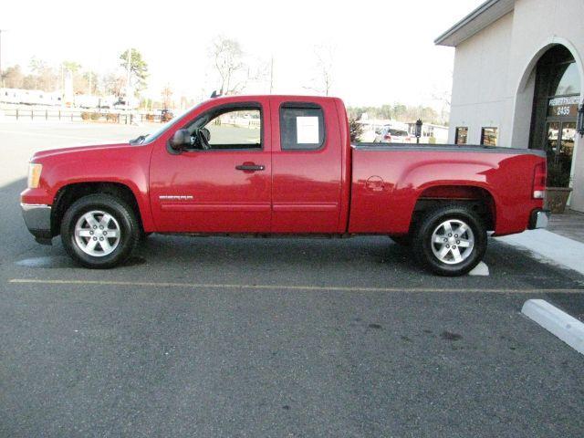 2011 Red GMC Sierra 1500 SLE (1GTR1VE09BZ) with an 5.3L engine, Automatic transmission, located at 2443 Albert Pike, Hot Springs, AR, 71913, (501) 623-6255, 34.492222, -93.109993 - Photo#1