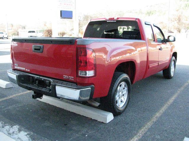 2011 Red GMC Sierra 1500 SLE (1GTR1VE09BZ) with an 5.3L engine, Automatic transmission, located at 2443 Albert Pike, Hot Springs, AR, 71913, (501) 623-6255, 34.492222, -93.109993 - Photo#4