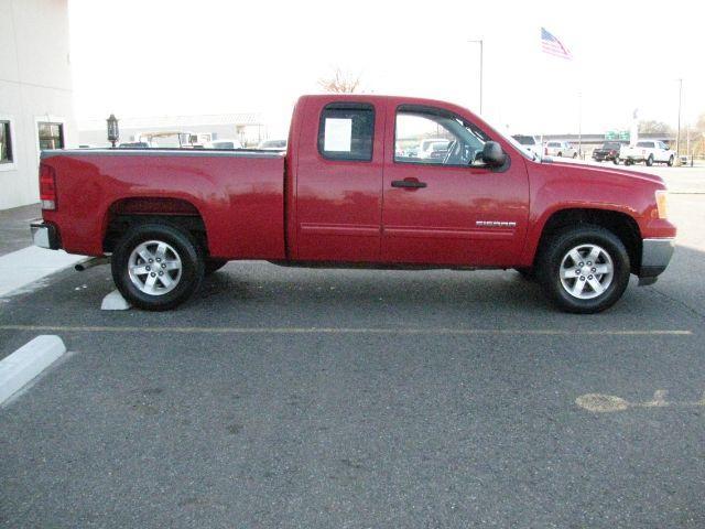 2011 Red GMC Sierra 1500 SLE (1GTR1VE09BZ) with an 5.3L engine, Automatic transmission, located at 2443 Albert Pike, Hot Springs, AR, 71913, (501) 623-6255, 34.492222, -93.109993 - Photo#5