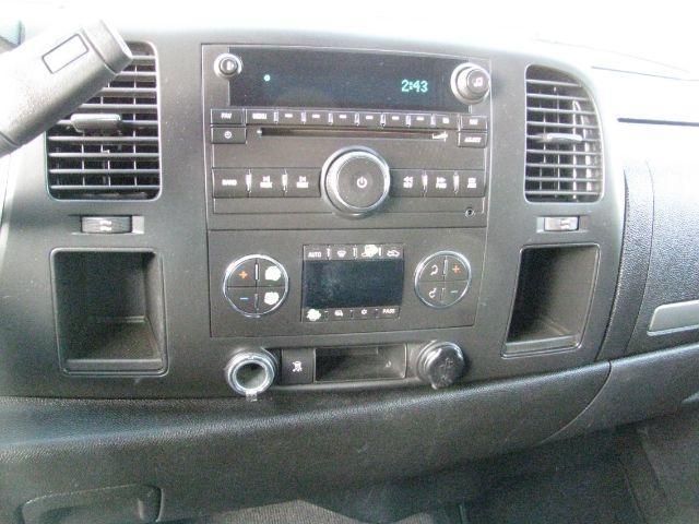 2011 Red GMC Sierra 1500 SLE (1GTR1VE09BZ) with an 5.3L engine, Automatic transmission, located at 2443 Albert Pike, Hot Springs, AR, 71913, (501) 623-6255, 34.492222, -93.109993 - Photo#9