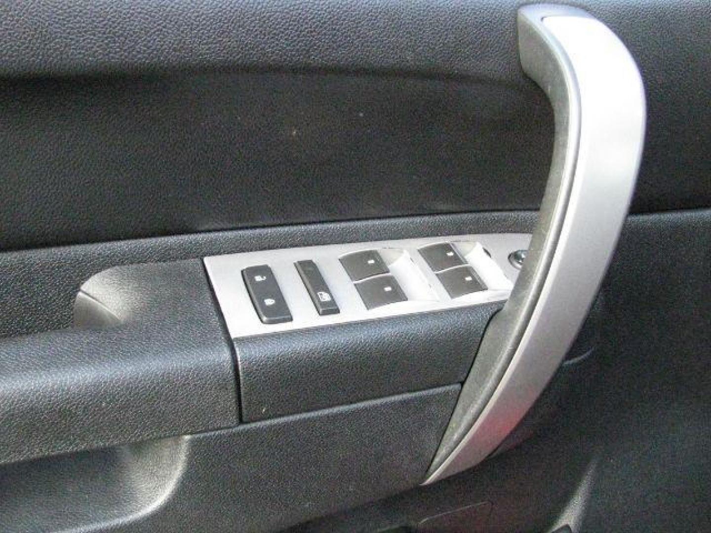 2011 Red GMC Sierra 1500 SLE (1GTR1VE09BZ) with an 5.3L engine, Automatic transmission, located at 2443 Albert Pike, Hot Springs, AR, 71913, (501) 623-6255, 34.492222, -93.109993 - Photo#10