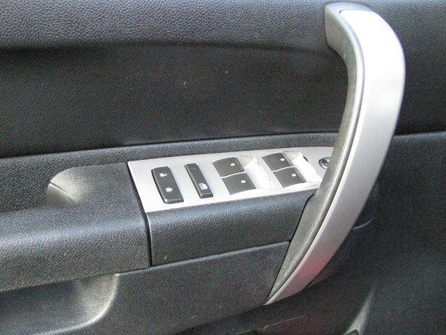 2011 Red GMC Sierra 1500 SLE (1GTR1VE09BZ) with an 5.3L engine, Automatic transmission, located at 2443 Albert Pike, Hot Springs, AR, 71913, (501) 623-6255, 34.492222, -93.109993 - Photo#10