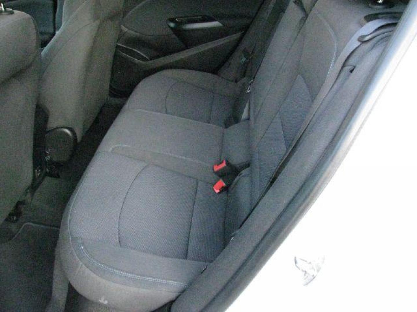 2019 White Chevrolet Cruze LT (1G1BE5SM0K7) with an 1.4L I-4 gasoline direct injection engine, Automatic transmission, located at 2443 Albert Pike, Hot Springs, AR, 71913, (501) 623-6255, 34.492222, -93.109993 - Photo#7