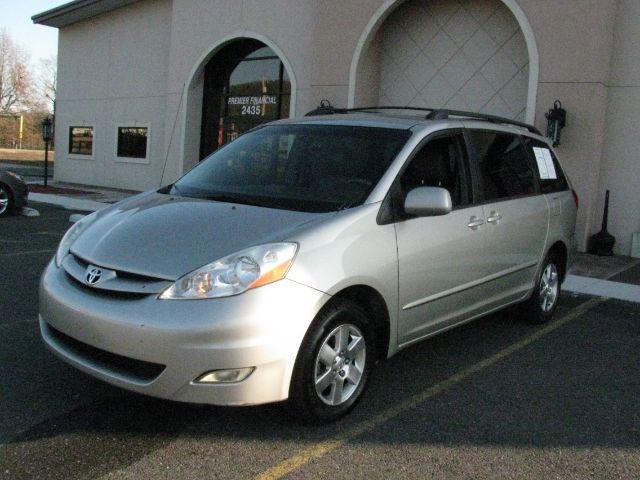 2009 Toyota Sienna XLE | Limited