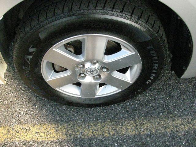 2009 Gray Toyota Sienna XLE | Limited (5TDZK22C69S) with an 3.5L V-6 DOHC engine, Automatic transmission, located at 2443 Albert Pike, Hot Springs, AR, 71913, (501) 623-6255, 34.492222, -93.109993 - Photo#6