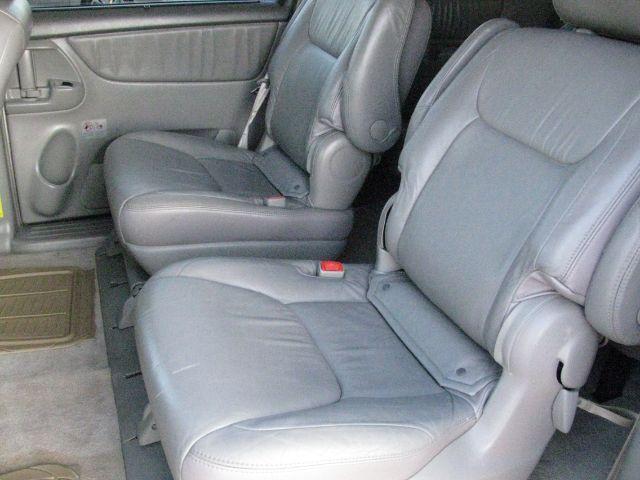 2009 Gray Toyota Sienna XLE | Limited (5TDZK22C69S) with an 3.5L V-6 DOHC engine, Automatic transmission, located at 2443 Albert Pike, Hot Springs, AR, 71913, (501) 623-6255, 34.492222, -93.109993 - Photo#7