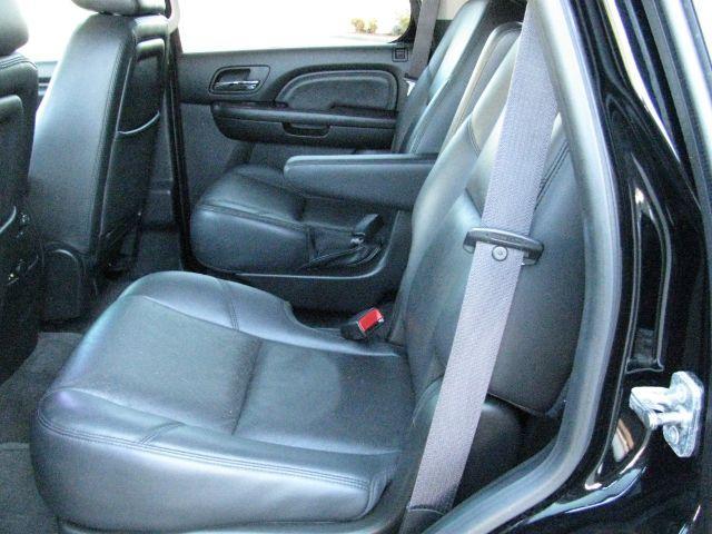 2012 Black GMC Yukon Denali (1GKS2EEF5CR) with an Vortec 6.2L V-8 variable valve control engine, Automatic transmission, located at 2443 Albert Pike, Hot Springs, AR, 71913, (501) 623-6255, 34.492222, -93.109993 - Photo#7