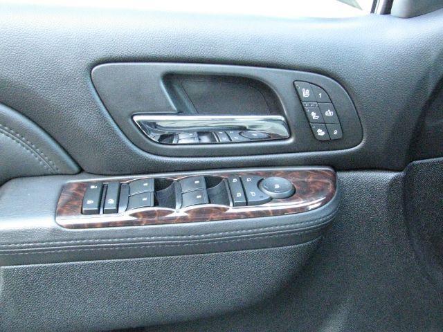 2012 Black GMC Yukon Denali (1GKS2EEF5CR) with an Vortec 6.2L V-8 variable valve control engine, Automatic transmission, located at 2443 Albert Pike, Hot Springs, AR, 71913, (501) 623-6255, 34.492222, -93.109993 - Photo#10