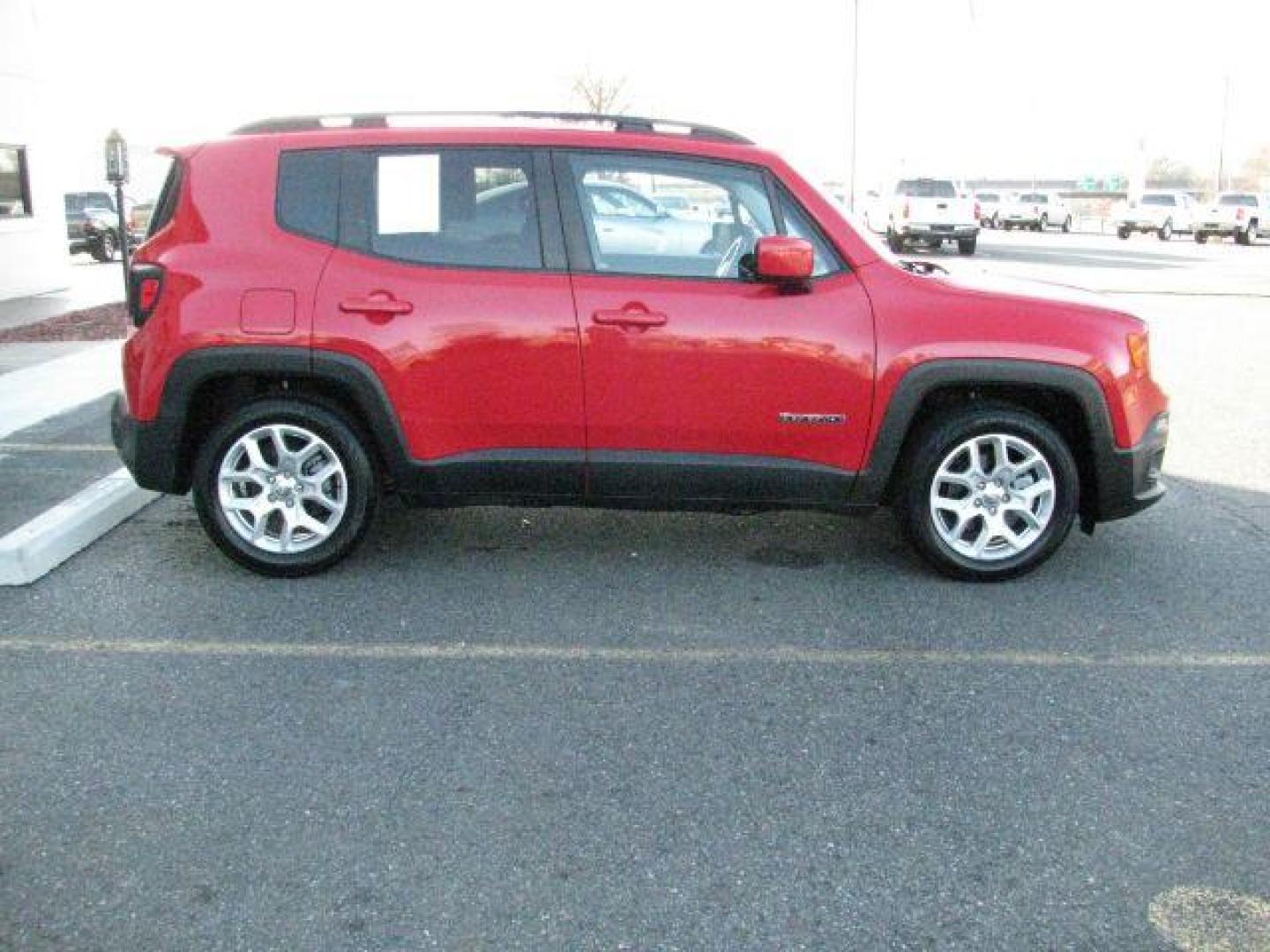 2017 Red Jeep Renegade Latitude FWD (ZACCJABB6HP) with an Tigershark MultiAir 2.4L I-4 variable valve contro engine, Automatic transmission, located at 2443 Albert Pike, Hot Springs, AR, 71913, (501) 623-6255, 34.492222, -93.109993 - Photo#4