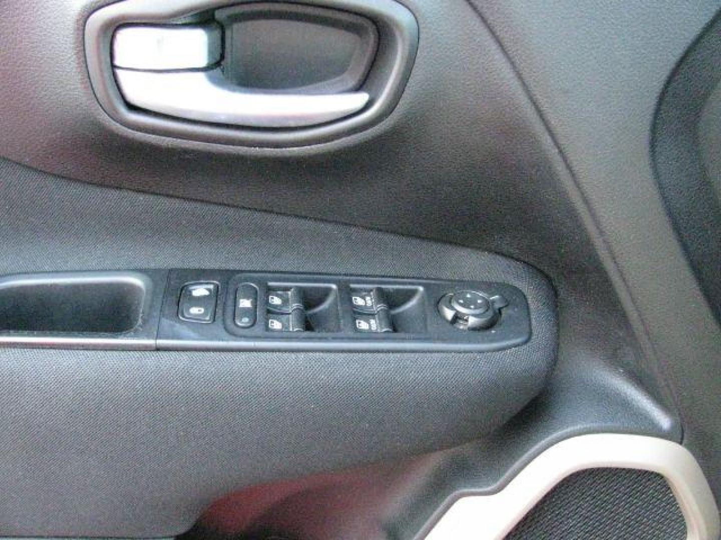 2017 Red Jeep Renegade Latitude FWD (ZACCJABB6HP) with an Tigershark MultiAir 2.4L I-4 variable valve contro engine, Automatic transmission, located at 2443 Albert Pike, Hot Springs, AR, 71913, (501) 623-6255, 34.492222, -93.109993 - Photo#10