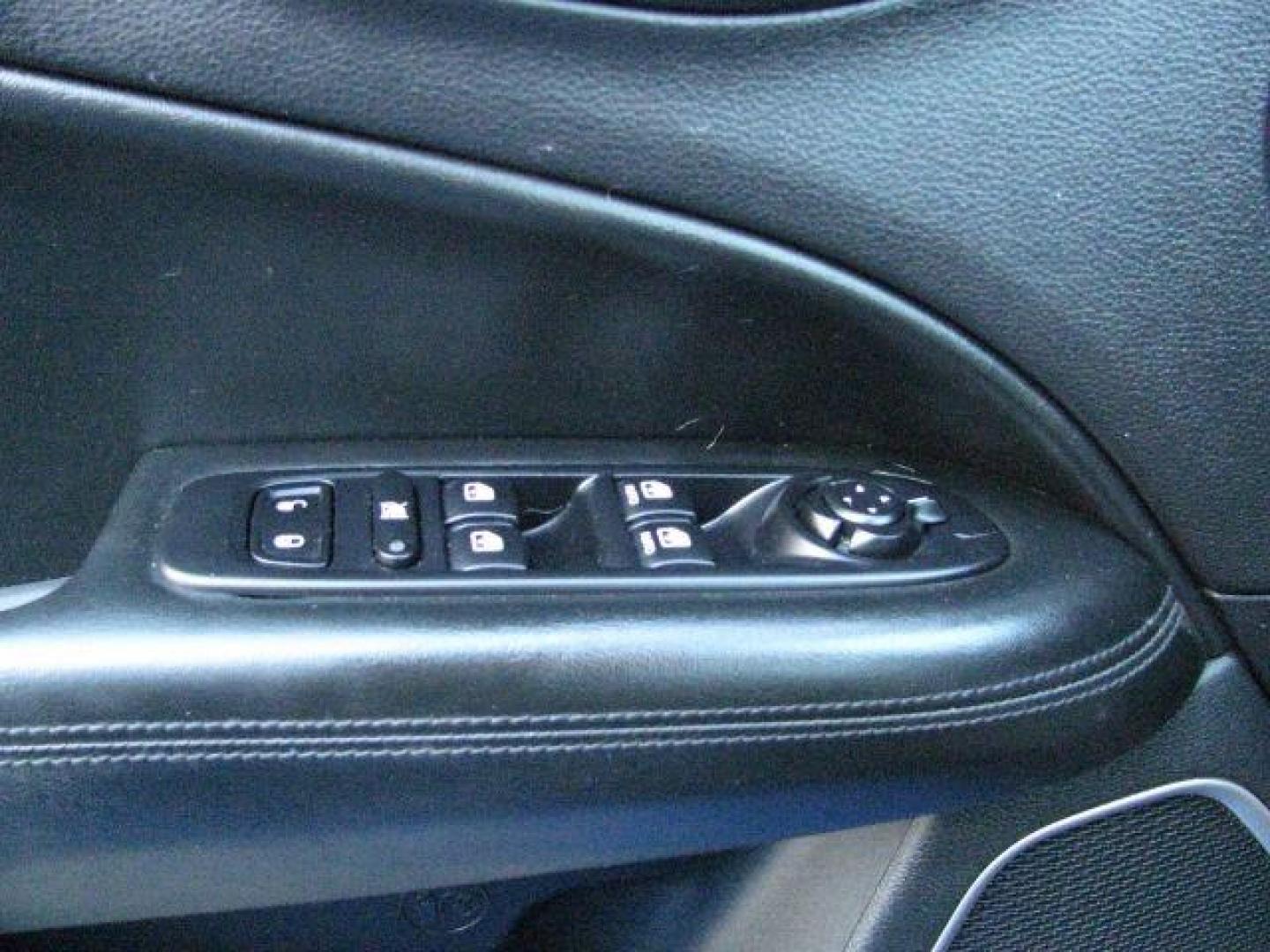 2020 Blue Jeep Compass Altitude 4X4 (3C4NJDBBXLT) with an Tigershark MultiAir 2.4L I-4 variable valve contro engine, Automatic transmission, located at 2443 Albert Pike, Hot Springs, AR, 71913, (501) 623-6255, 34.492222, -93.109993 - Photo#10