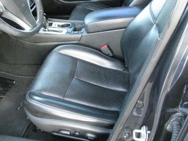 2018 Gray Nissan Altima 2.5 SL (1N4AL3AP7JC) with an 2.5L I-4 DOHC engine, Automatic transmission, located at 2443 Albert Pike, Hot Springs, AR, 71913, (501) 623-6255, 34.492222, -93.109993 - Photo#8