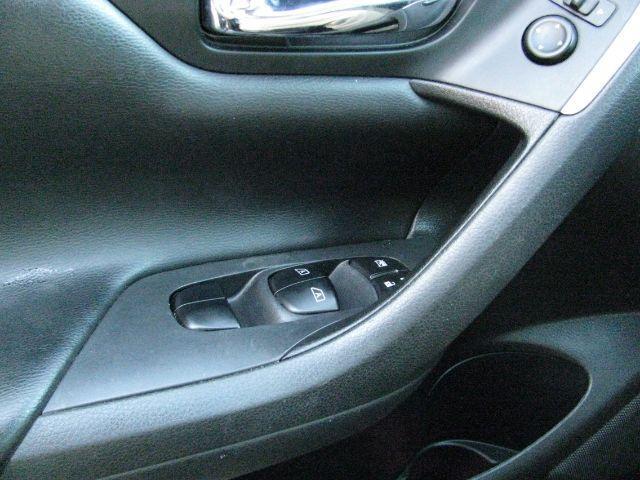 2018 Gray Nissan Altima 2.5 SL (1N4AL3AP7JC) with an 2.5L I-4 DOHC engine, Automatic transmission, located at 2443 Albert Pike, Hot Springs, AR, 71913, (501) 623-6255, 34.492222, -93.109993 - Photo#10