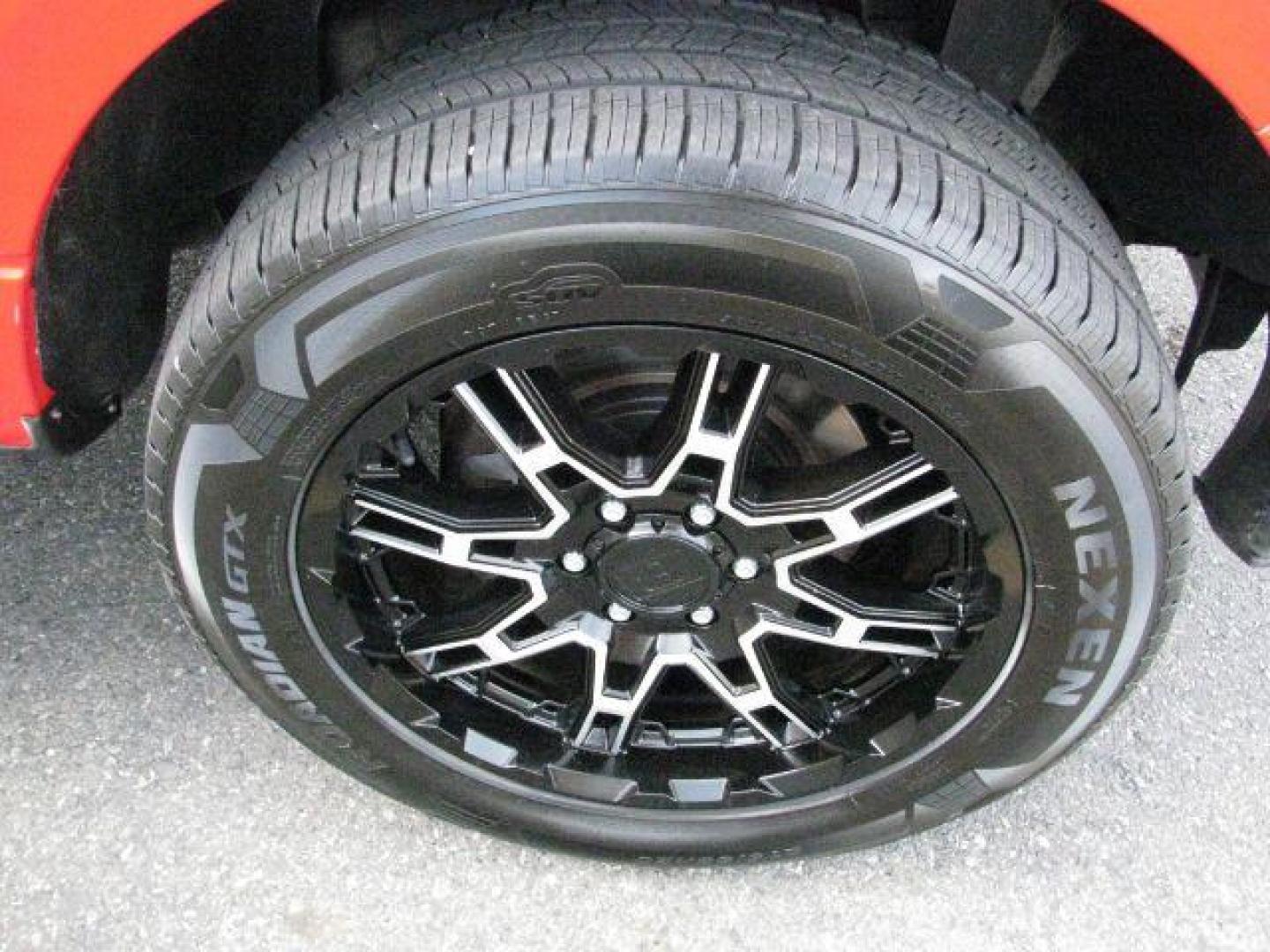 2011 Red Ford F-150 XLT (1FTFW1CT3BF) with an EcoBoost 3.5L V-6 gasoline direct injection engine, Automatic transmission, located at 2443 Albert Pike, Hot Springs, AR, 71913, (501) 623-6255, 34.492222, -93.109993 - Photo#6