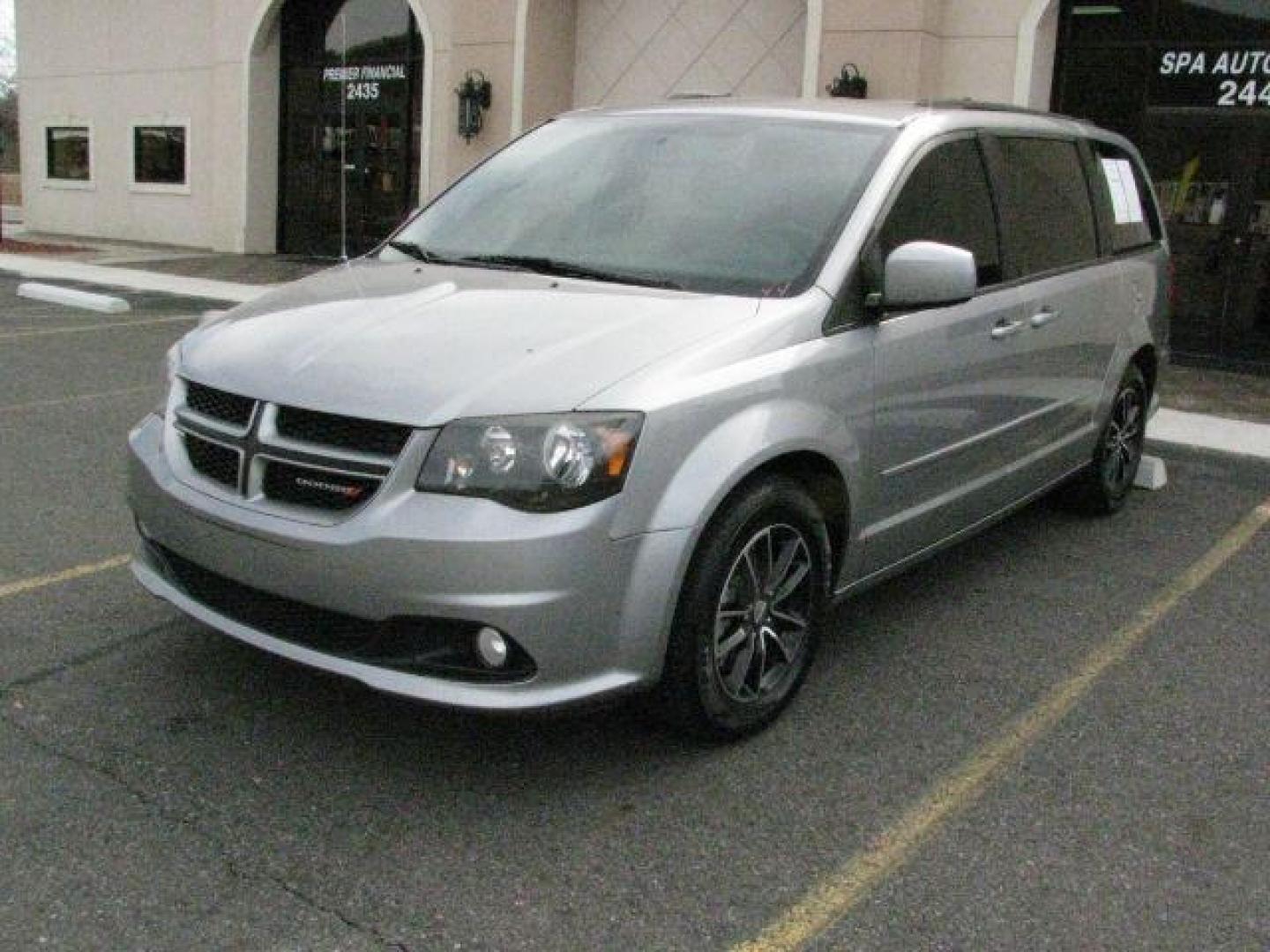 2017 Silver Dodge Grand Caravan GT (2C4RDGEG0HR) with an Pentastar 3.6L V-6 DOHC engine, Automatic transmission, located at 2443 Albert Pike, Hot Springs, AR, 71913, (501) 623-6255, 34.492222, -93.109993 - Photo#0