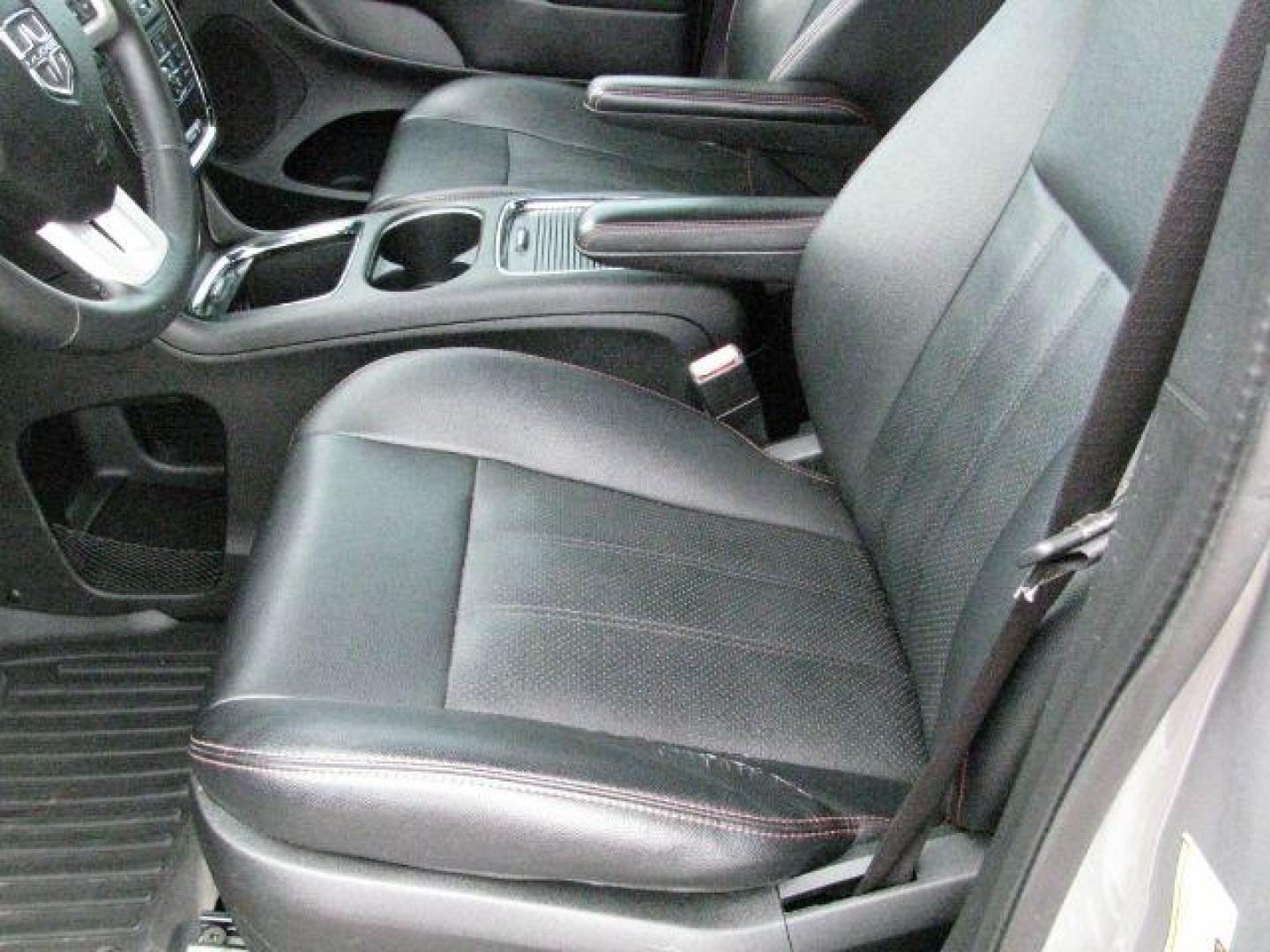 2017 Silver Dodge Grand Caravan GT (2C4RDGEG0HR) with an Pentastar 3.6L V-6 DOHC engine, Automatic transmission, located at 2443 Albert Pike, Hot Springs, AR, 71913, (501) 623-6255, 34.492222, -93.109993 - Photo#8