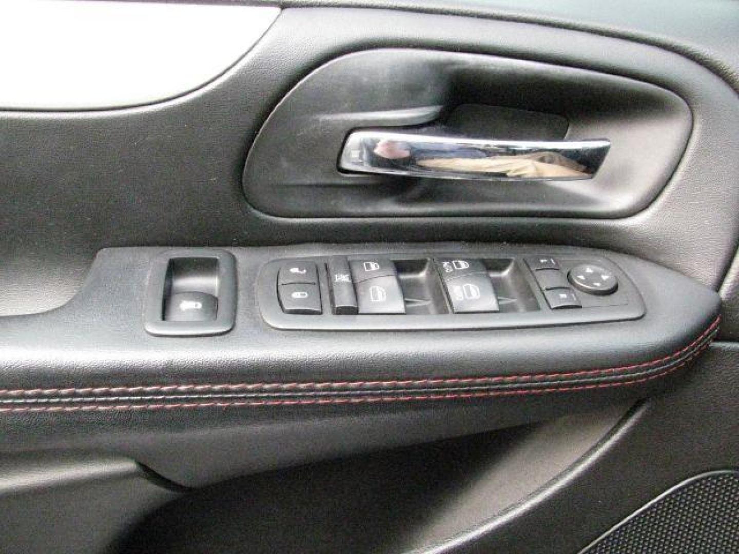 2017 Silver Dodge Grand Caravan GT (2C4RDGEG0HR) with an Pentastar 3.6L V-6 DOHC engine, Automatic transmission, located at 2443 Albert Pike, Hot Springs, AR, 71913, (501) 623-6255, 34.492222, -93.109993 - Photo#10