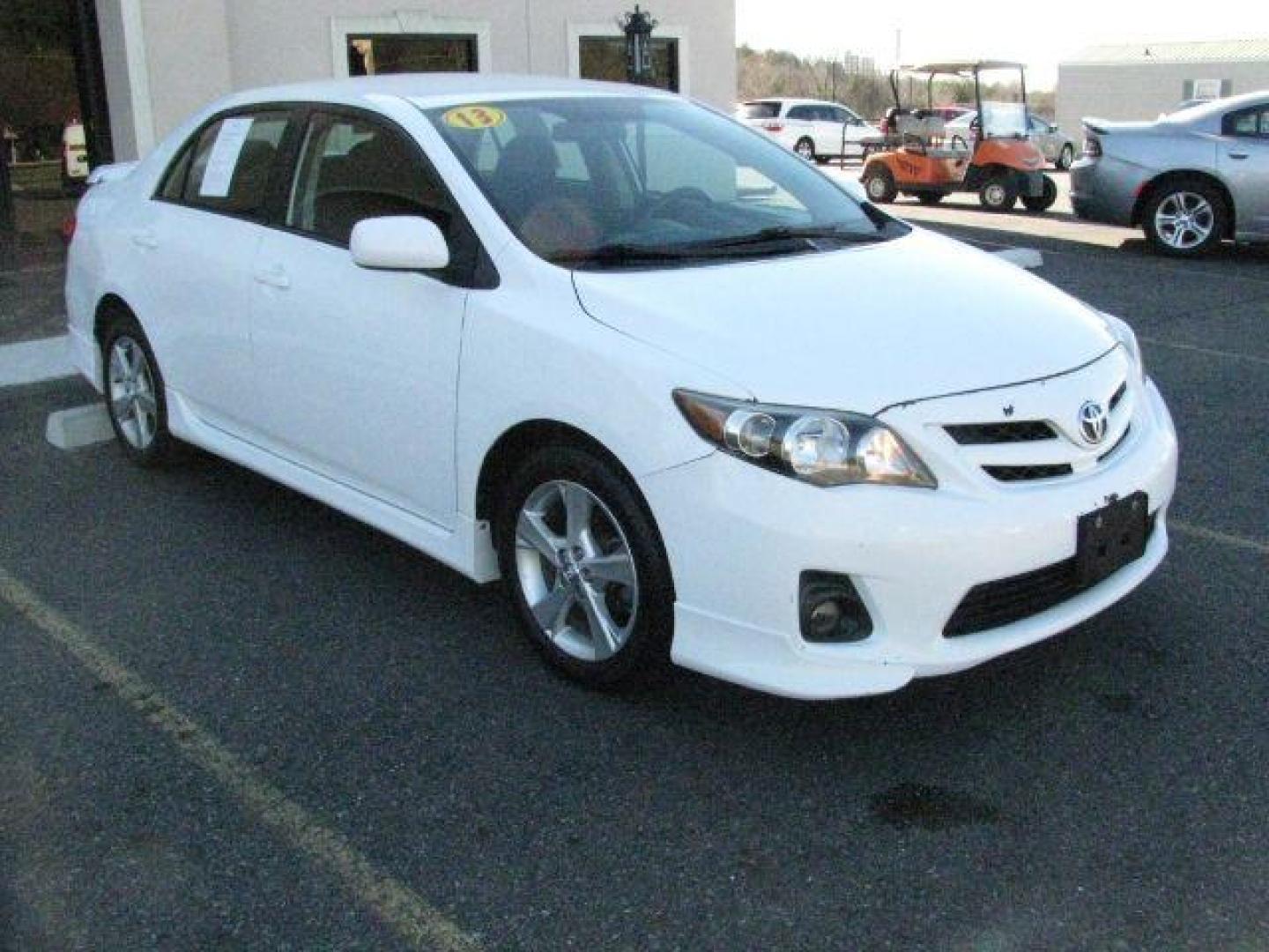 2013 White Toyota Corolla S (2T1BU4EE5DC) with an 1.8L I-4 DOHC engine, Automatic transmission, located at 2443 Albert Pike, Hot Springs, AR, 71913, (501) 623-6255, 34.492222, -93.109993 - Photo#5