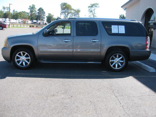 2011 Brown GMC Yukon Denali XL 4WD (1GKS2MEF9BR) with an 6.2L V8 OHV 16V engine, 6-Speed Automatic transmission, located at 2443 Albert Pike, Hot Springs, AR, 71913, (501) 623-6255, 34.492222, -93.109993 - Photo#4