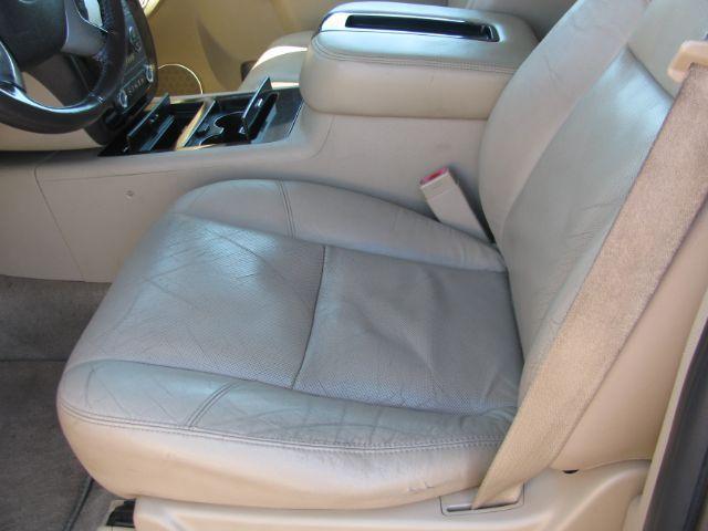 2011 Brown GMC Yukon Denali XL 4WD (1GKS2MEF9BR) with an 6.2L V8 OHV 16V engine, 6-Speed Automatic transmission, located at 2443 Albert Pike, Hot Springs, AR, 71913, (501) 623-6255, 34.492222, -93.109993 - Photo#8