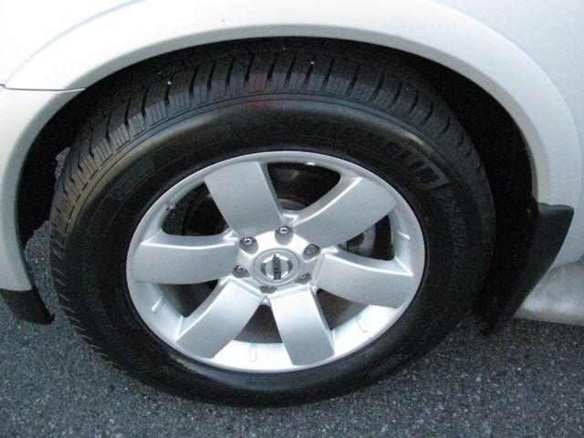 2012 Silver Nissan Armada SL (5N1BA0NDXCN) with an Endurance 5.6L V-8 DOHC engine, Automatic transmission, located at 2443 Albert Pike, Hot Springs, AR, 71913, (501) 623-6255, 34.492222, -93.109993 - Photo#6