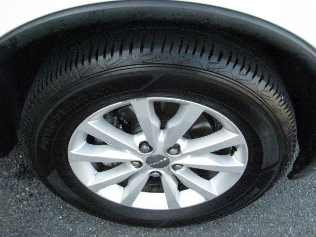 2015 White Dodge Durango SXT (1C4RDHAG3FC) with an 3.6L V-6 DOHC engine, Automatic transmission, located at 2443 Albert Pike, Hot Springs, AR, 71913, (501) 623-6255, 34.492222, -93.109993 - Photo#6