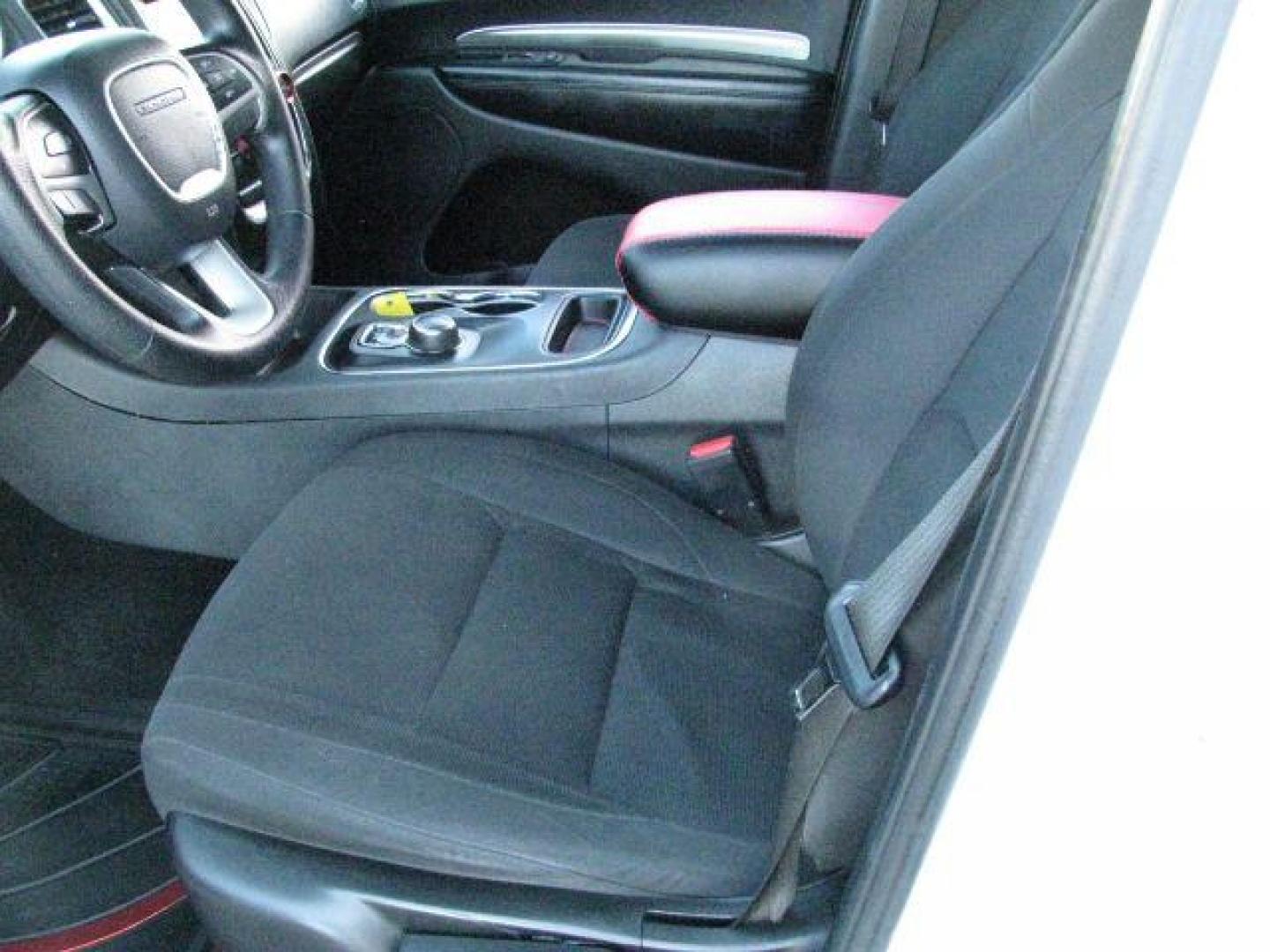 2015 White Dodge Durango SXT (1C4RDHAG3FC) with an 3.6L V-6 DOHC engine, Automatic transmission, located at 2443 Albert Pike, Hot Springs, AR, 71913, (501) 623-6255, 34.492222, -93.109993 - Photo#8