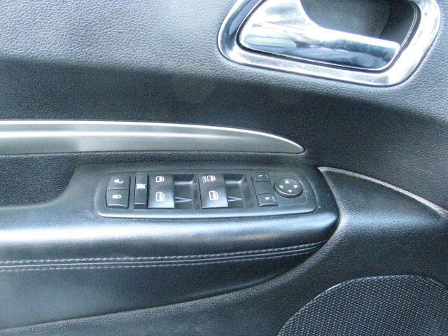 2015 White Dodge Durango SXT (1C4RDHAG3FC) with an 3.6L V-6 DOHC engine, Automatic transmission, located at 2443 Albert Pike, Hot Springs, AR, 71913, (501) 623-6255, 34.492222, -93.109993 - Photo#10