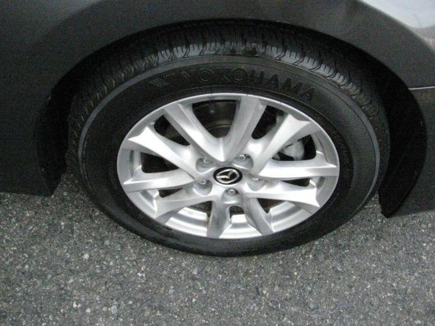 2014 Gray Mazda Mazda3 i Grand Touring (JM1BM1W78E1) with an SKYACTIV-G 2L I-4 gasoline direct injection engine, Automatic transmission, located at 2443 Albert Pike, Hot Springs, AR, 71913, (501) 623-6255, 34.492222, -93.109993 - Photo#6