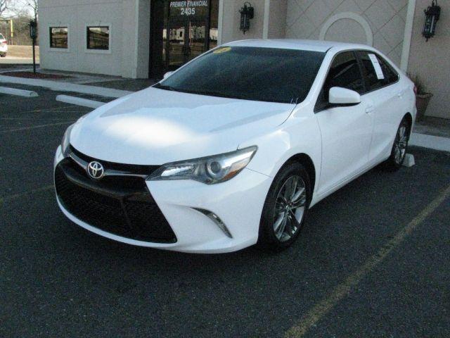 photo of 2016 Toyota Camry SE
