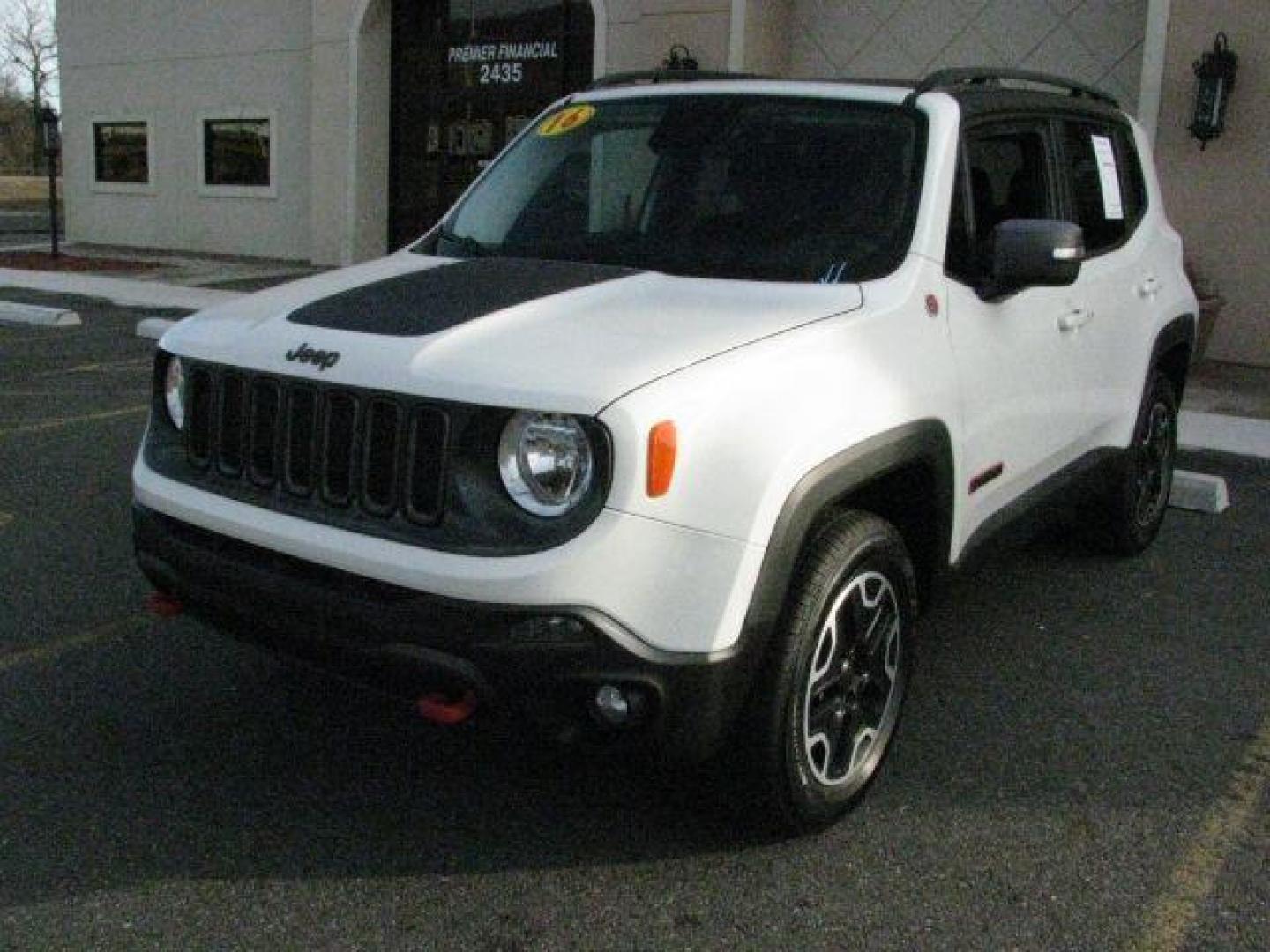 2016 White Jeep Renegade Trailhawk (ZACCJBCT8GP) with an Tigershark MultiAir 2.4L I-4 variable valve contro engine, Automatic transmission, located at 2443 Albert Pike, Hot Springs, AR, 71913, (501) 623-6255, 34.492222, -93.109993 - Photo#0